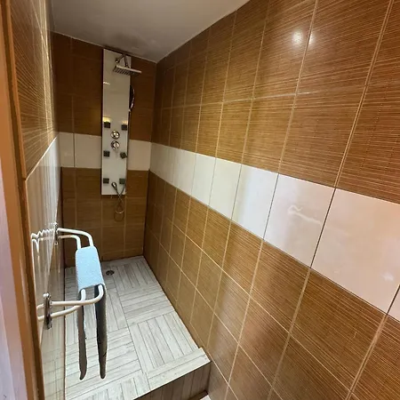 فندق مبيت وإفطار La Galiote آجد